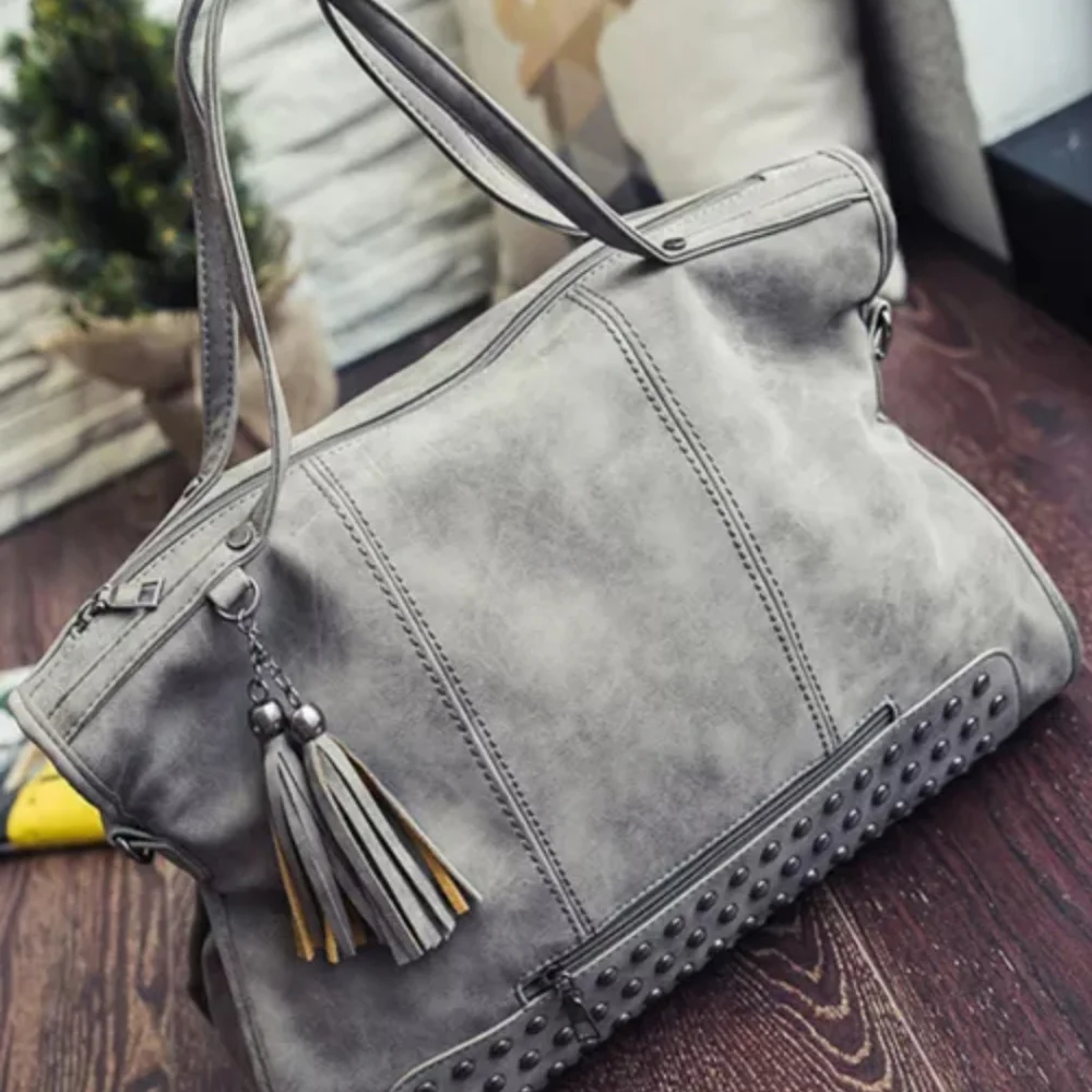 💕HP💕1 Left ❣️New boutique vintage look vegan suede studded bag - Picture 4 of 14